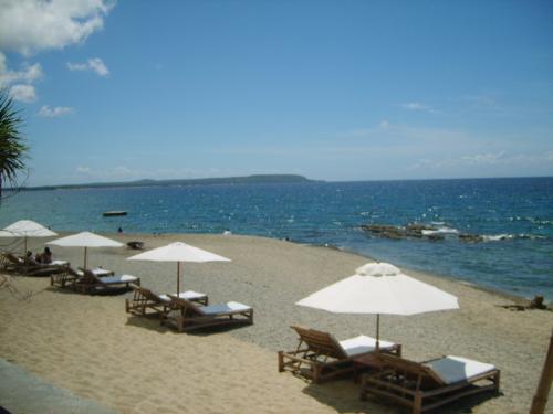La Luz Beach Resort - Taken at Batangas. Try going here, it's worth it and the beach is simply breath taking.