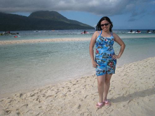 White Islands, Camiguin - Hi!..welcome to White Islands, Camiguin! It's so nice to be here..see that Background? That's Mt. Hibok-hibok..Have fun Viewing my pic!=)