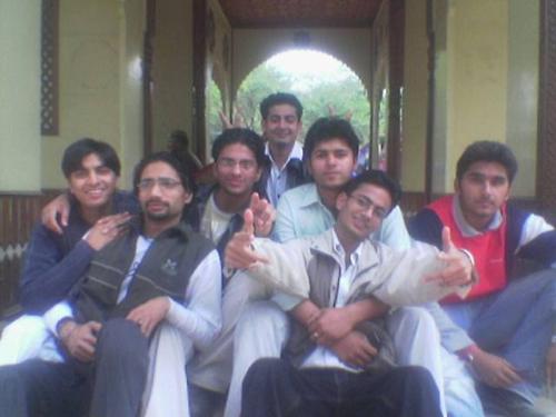 ME with my THOYA GANG at surajkund fair - hey guys here we r the THOYA GANG at surajkund fair after bunking collage n enjoying life........  surajkund is a place in Haryana -INDIA where a folk fair is held every year