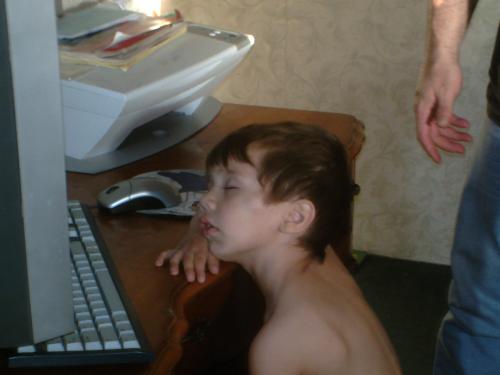 son - my 3 year old sleeping a the computor