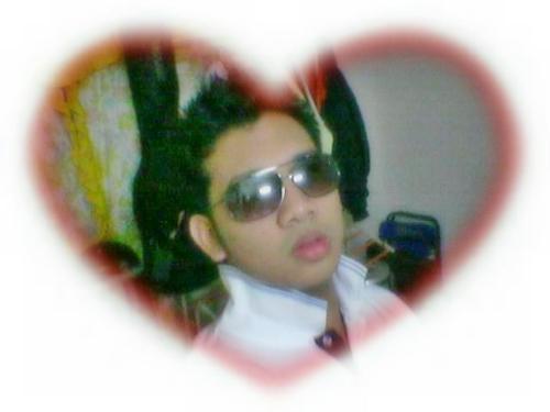 eifel im in luv? - this pic was edited by my gf,tgku syahida ellia...thanx beby.muahxx