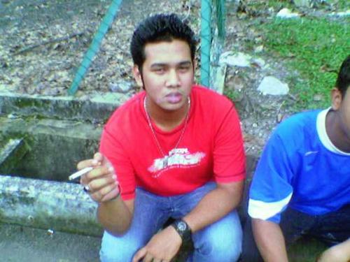 me n faiz - this pic were captured when we juz have a party 4 our class..i wont forget that sweet memories 4eva in my life