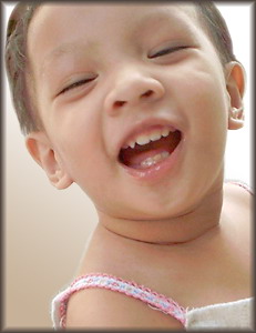 Nicole@2(20040318) - Playful Nicole with her contagious smile when she's 2 years old.