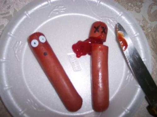 Don't kill the hot dog! - Hahaha, this pictures if very funny