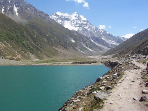 malka parbat- northern pakistan - itz a mountain range near lake saifulmaluk. itz beautiful and wonderful .. :)