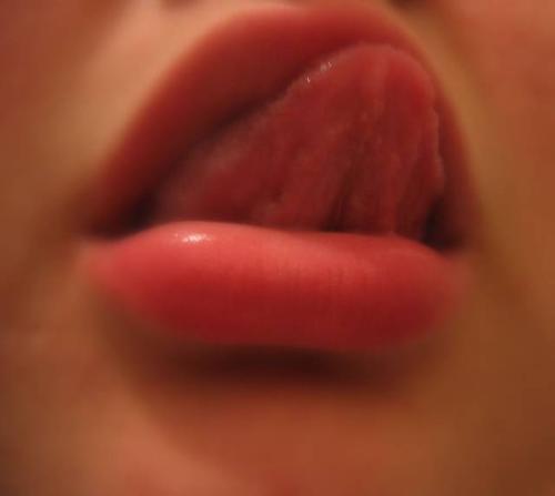 Wet Lips  - nice idea to wet lips