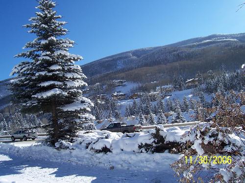 beautiful snow - Snow is nice and enjoyable. When i first saw a snow when we are travelling between Colorado and Utah it seems i am a kid that wants to play it. When we stop in a Visitors center i immediately get out of the pick-up and play the snow. I am not shy to hold the snow and put it on the top of my face and laugh. At last i saw a snow... When my husband come out of that welcome center he told me that the people there that sa me playing the snow laugh i asked why? He said they remember when they have their first snow...