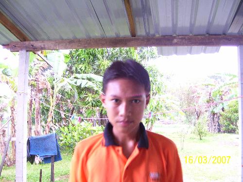 hambe Allah - tgh posing kat umah