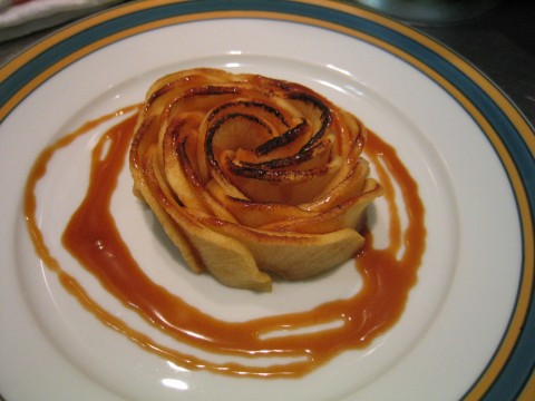 apple rose - Apple Rose with Caramel Sauce.