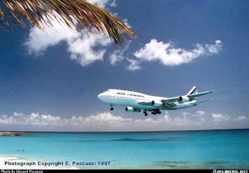 air plane - wonderful landing of a plane on a island