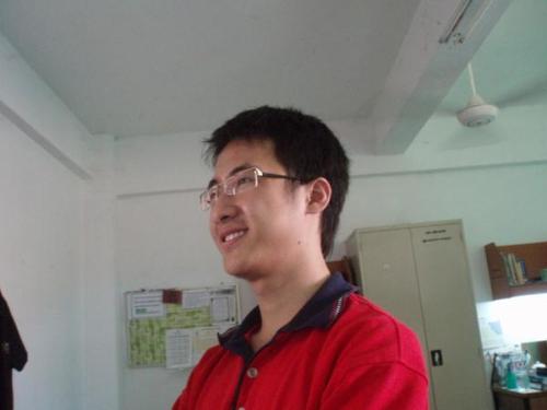 Me - That's me.. nice to meet you all.. this was the photo taken when i in the matriculation college..; ); )