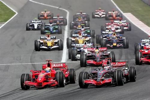Spanish GP, 13.05.2007 - alnoso tries to take massa on the outside but massa doesn't agree :)