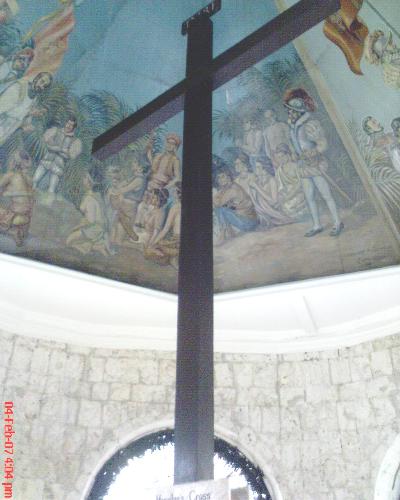 Cebu Magellan's Cross - This is the cross brought by Magellan here in Cebu during the time of the Spaniards but unfortunately he was beaten by Lapulapu in the battle of Mactan.