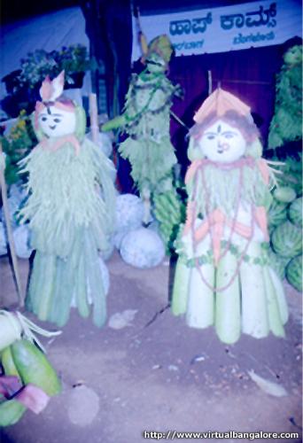 some decorations at the flower show - Flower show in Bangalore is an annual event.these figures are ofcourse made of vegetables! :)
