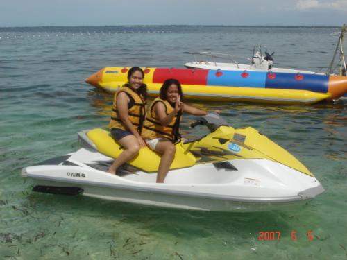 harhar!! - at tambuli w/ sis