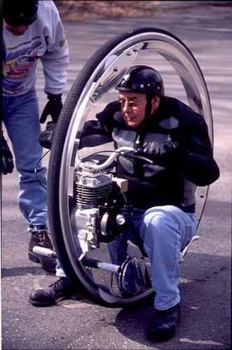 New Motor 01 - A very interesting self-made new one-wheel motorcycle.