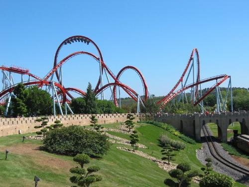 rollercoaster - wish i wasn't too afraid to ride rollercoasters! T_T