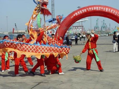 dragon dance - very interesting!