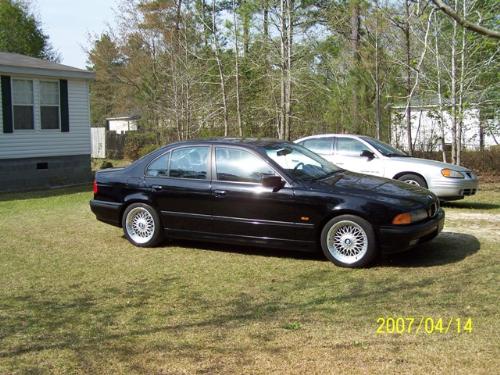 bmw 528i - my husbands bmw528i and beside is my grandam se