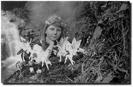 Frances and The Fairies of 1917 - http://www.lhup.edu/~dsimanek/doyle.htm The link for the above story and pictures.