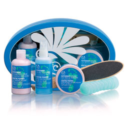 Feet Treat Complete - The perfect gift to soothe & revive busy feet. Peppermint Cooling Foot Lotion 125ml,Peppermint Cooling Pumice Foot Scrub 100ml,Peppermint Cooling Foot Spray 100ml, File A Foot & Footsie Roller