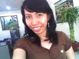 bored - at work, got nothing to do so i guess taking pictures is my way of overcoming boredom hihihi