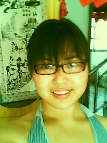 me -  this is me, Lucky  am i a lovely girl? hahaha...