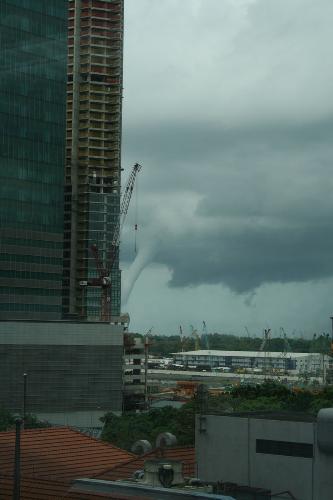 Waterspout in Singapore - waterspout in Singapore