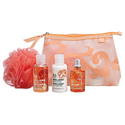 Neroli Jasmine Everyday Indulgence - A captivating blend of jasmine with touches of warm vanilla, sandalwood and the orange scent of neroli. Neroli Jasmin Eau de Toilette 30 ml, Neroli Jasmin Shower Gel 60 ml, Neroli Jasmin Body Lotion 60 ml and Ultra Fine Peach Bath Lily.