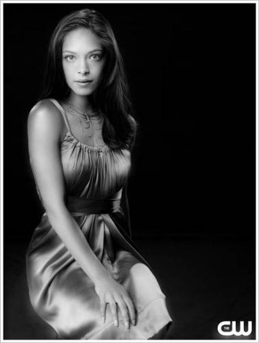 kristin - nice b/w pic of kristin kreuk