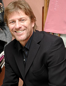 Sean Bean - an accomplished actor - Sean Bean - an accomplished English film and stage actor.   Bean has acted in a number of television productions as well as performing voice work for computer games and television adverts. As an actor, he adopted the Irish/Scottish spelling 'Sean' of his first name. His family is of Scottish descent.  Bean is best known for his role as Boromir, in the The Lord of the Rings films. His most known role to date in the United Kingdom, is his portrayal of Richard Sharpe in the television series Sharpe has also earned him high acclaim.