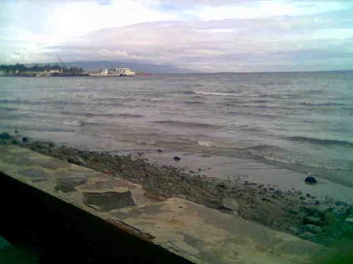 dumaguete city boulevard - this is a photo of the dumaguete city boulevard seawall/ this was taken early one morning as i was strolling along the seaside park. i find the sound of the waves always calming so sometimes if i have some things to think about i listen to the waves