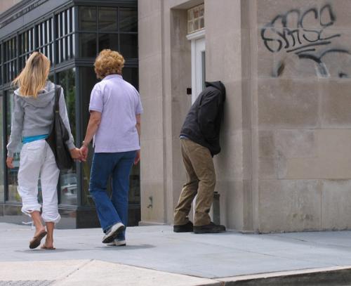 man with head in wall - Okay, i didn&#039;t take this picture, but it&#039;s from Washington DC, and i think it&#039;s hilarious