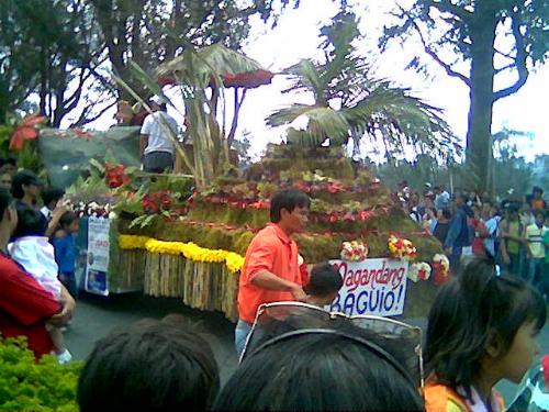 panagbenga festival - Baguio's Panagbenga festival last February to March attracted several visitors from other areas. Several universities and institutions from Baguio participated in the grand parade. It was the University of the Cordilleras who won the street dance parade. It was also my first time to witness the festival. There were several stalls and booths along Session Road then.