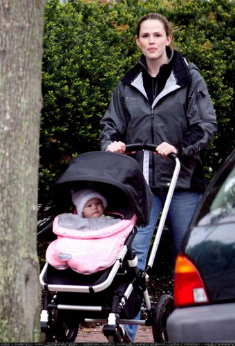 Jennifer and Violet - Celebrity Moms