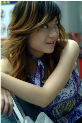 pretty girl - the lady is my friend ,this relation cast back from we studied in the elementary school.now she worked in another cith ,no see her so lont time maybe 5years. i wish she can enjoy everyday here..