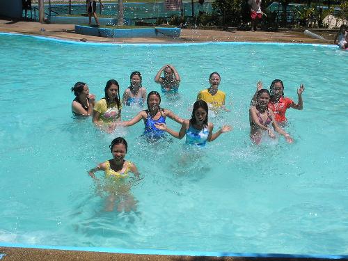 Swimming - Swimming together with mylotters friends!