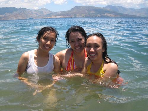 me, cousin ate may, ate wang - at the beach