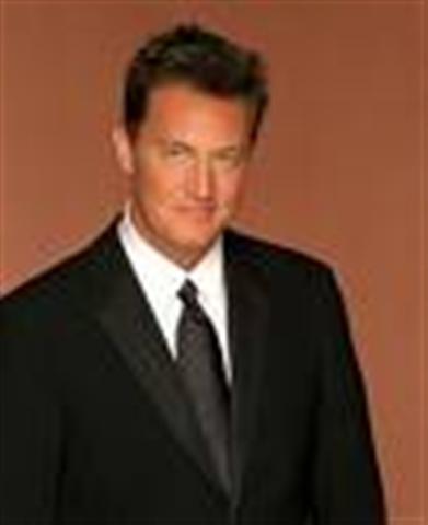 Chandler - Isn't Chandler Bing handsome?