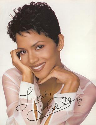 Halle Berry Autograph - Autographed Photo of Halle Berry