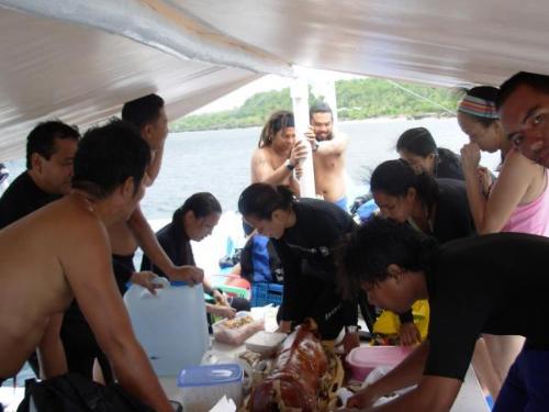 after dive - men am starving... food, food, food..... hmmm!!! yum yum!! who cares!! after dive really hungry, so anything goes, as long as its a food..LOLz