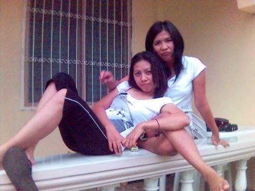 coolwater05 and emy ( my bestfriend) -  we call each other BAKIK'Z, from the television series BAKIKANG!!! we also have grrrrr!!!! fish names.. we didnt like the name, but huhu!! bagz when u coming back we still have a lot of making up to do here... missed the old days.. love you bagz.. you bf misses you too!!! who of them again!? joke3.. peace bro....