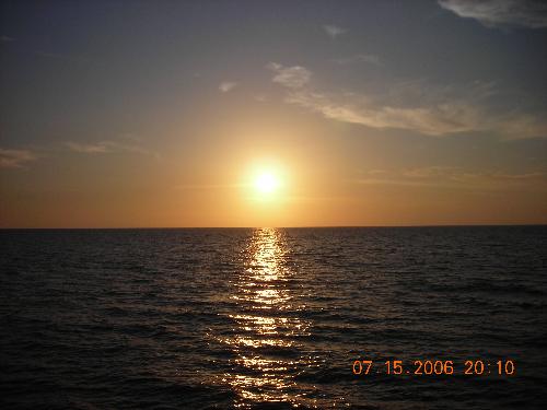 Clearwater Beach, Florida sunset - This is a picture I took of a sunset in Clearwater Beach, Florida.