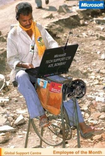 Microsoft Best Employee in India - This guy has ust won 'Employee Of The Month' from Mocrosoft Tech Support Team in India