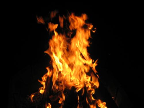 just a small fire - Love these bonfires. Sitting out roasting marsmallows once it dies down a bit. Hee hee.