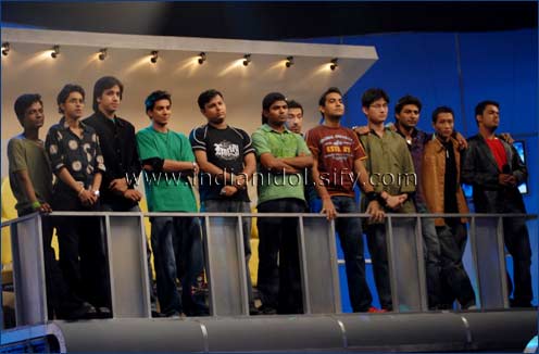 indian idol boyzone - There are near abt all the B0YS of indian idol in piano rounds