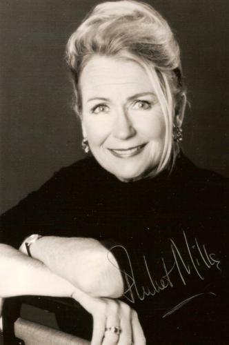 Juliet Mills Autograph - Autographed Photo of Juliet Mills
