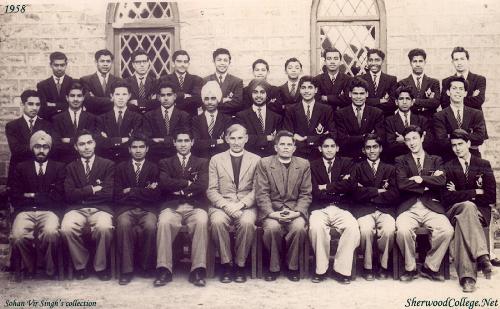 Try to find out amitabh abchchan among these stude - School days picture of amitabh bachchan , find out him in his photo he is in share wood college ,picture of 1958 find him