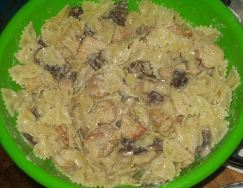 My adult daughter made lunch! - She put together bow tie pasta, sauteed mushrooms, chicken, a package of alfredo sauce and some parmesean cheese. It was pretty tasty too!