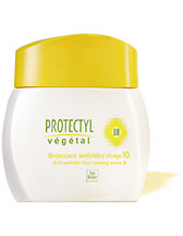 Anti-Wrinkle Face Tanning Cream SPF10 - Tan as you protect the youthful beauty of your skin... This sunscreen ensures a dual action: - Enriched in 100% Végétal Pro-rétinol, it diminishes the appearance of wrinkles as it progressively decreases them with regular use. - it ensures water-resistant medium protection from UVA-UVB rays. Suitable for medium skin or fairer skin that is already tanned.